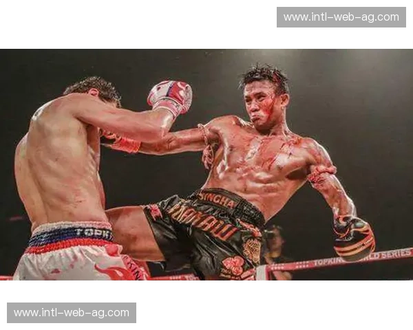 巅峰颤栗：当“黑狮”星当遇见“泰拳王子”播求，这场视觉盛宴你真的看懂了吗？